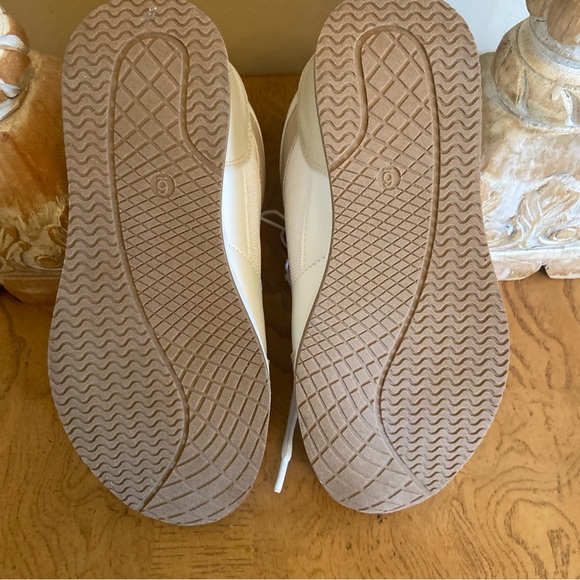 Serra Womens Tan White Color Block Wedge Heel High-Top Sneakers NWT Multiple SZs - Picture 11 of 14